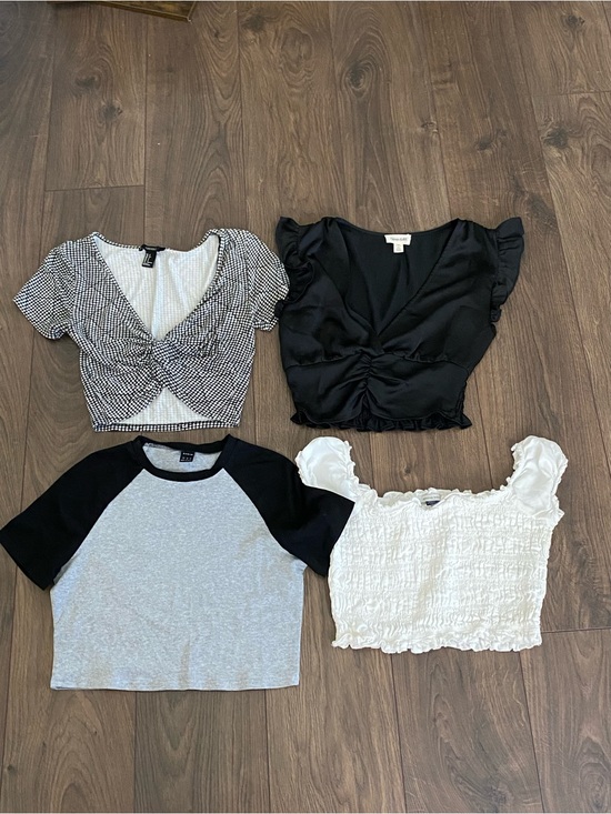 Forever 21 Tops - Bundle of 4 Black and White Short Sleeve Small Crop Tops.